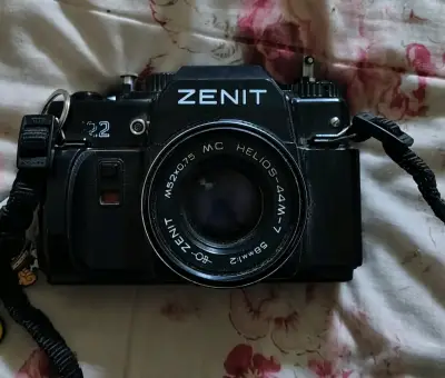 Cámara análoga Zenit 122 con lente Helios - miniatura 1