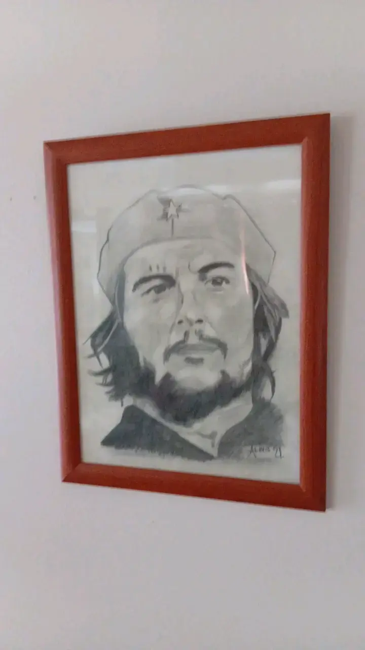 Retrato enmarcado de Che Guevara a lápiz - 2