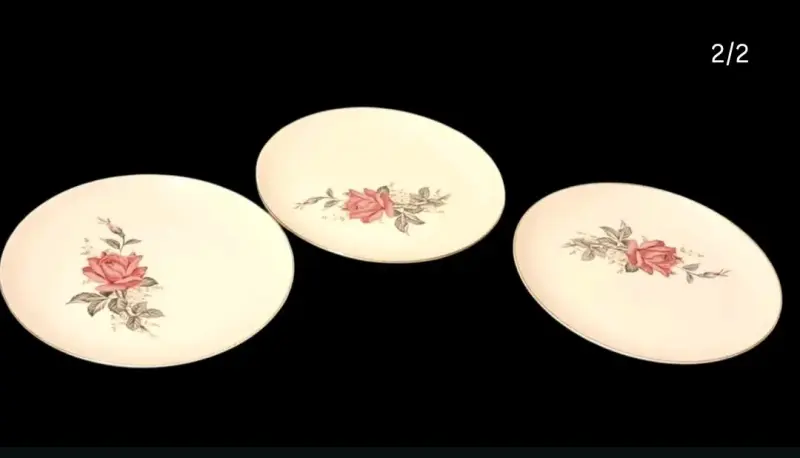 Juego de platos y tazas de porcelana con diseño floral - 3