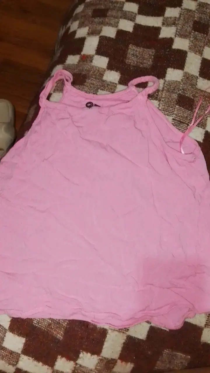 Polera sin mangas rosa marca IO - 3