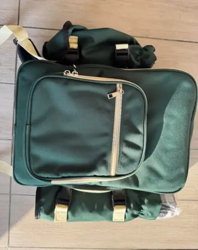 Mochila picnic verde con accesorios completos - miniatura 1