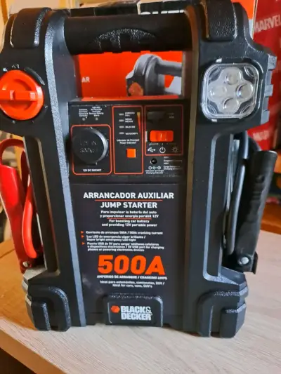 Arrancador Auxiliar Black & Decker 500A para Auto - miniatura 1