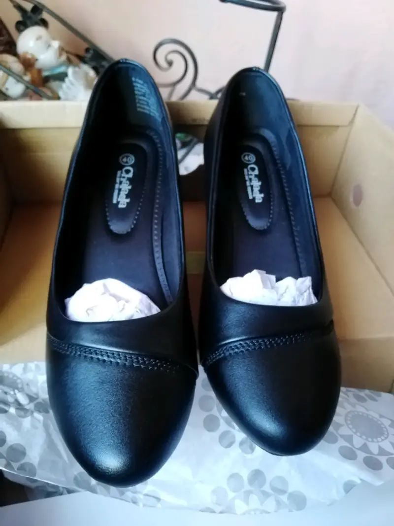 Zapatos negros con taco, talla 40, miden 26 cms - 1