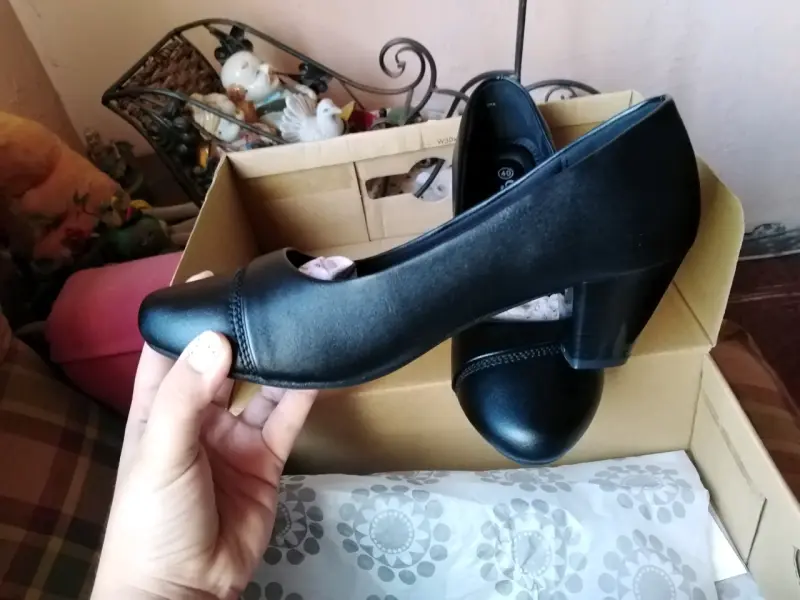 Zapatos negros con taco, talla 40, miden 26 cms - 2