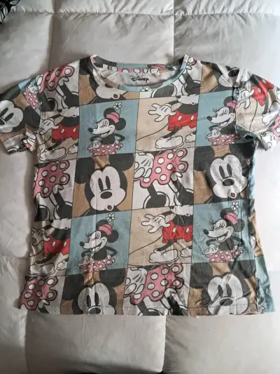 Polera Disney con diseño de Minnie y Mickey - miniatura 1