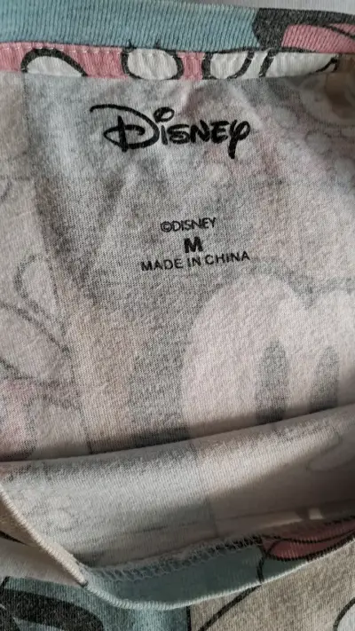 Polera Disney con diseño de Minnie y Mickey - miniatura 2