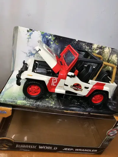 Juguete Jeep Wrangler Jurassic Park - miniatura 2