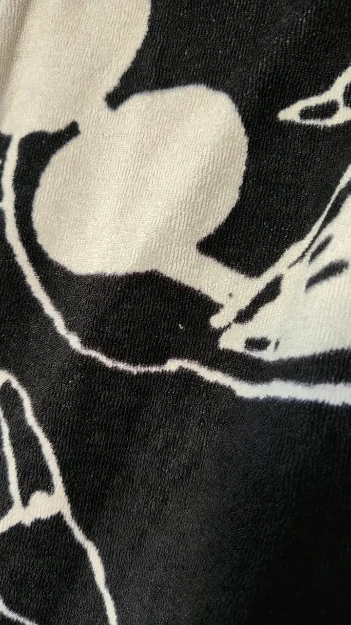 Polera H&M Peanuts Snoopy Negra - 3