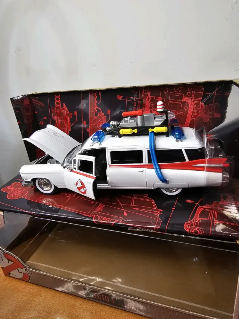 Réplica de Auto Ecto-1 de Ghostbusters - 2