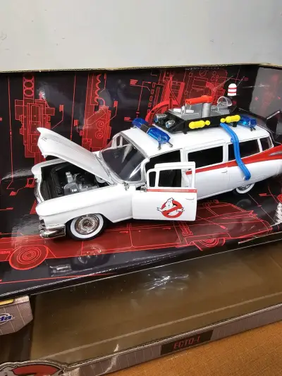 Réplica de Auto Ecto-1 de Ghostbusters - miniatura 3