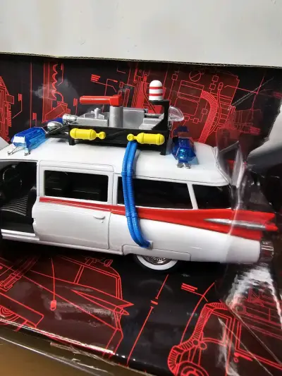 Réplica de Auto Ecto-1 de Ghostbusters - miniatura 4