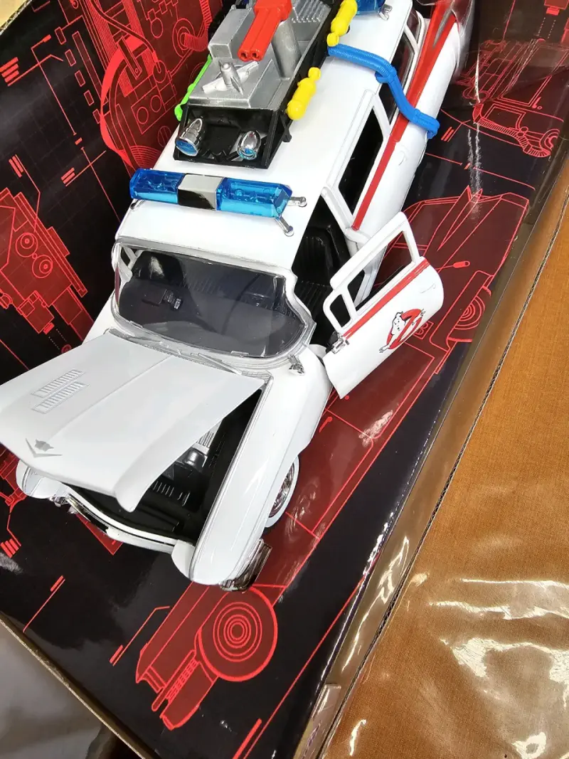 Réplica de Auto Ecto-1 de Ghostbusters - 5