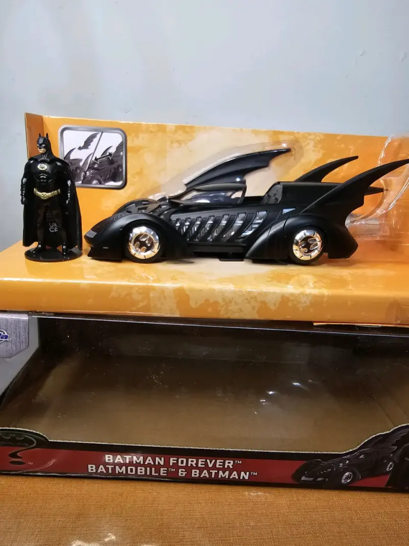 Figura de acción Batman Forever con Batimóvil - 2