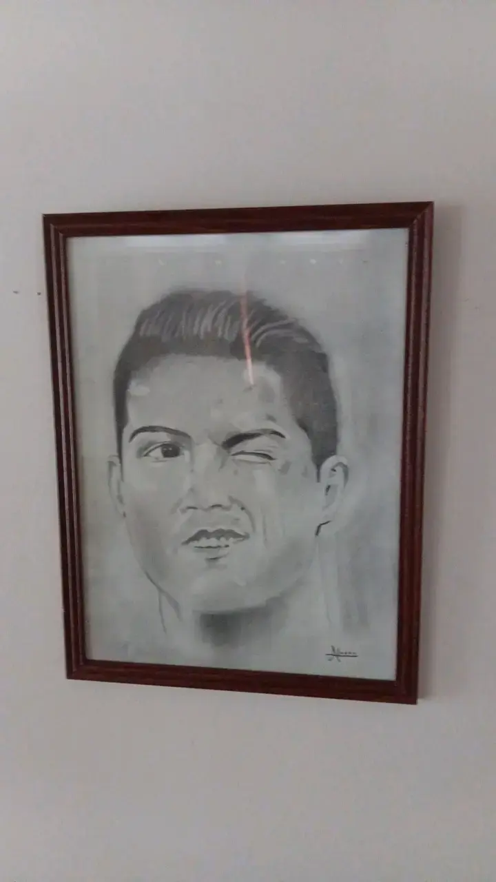 Retrato enmarcado de dibujo a lápiz - 2