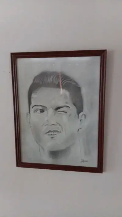 Retrato enmarcado de dibujo a lápiz - miniatura 2