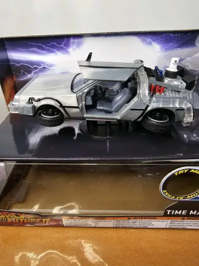 Réplica DeLorean Back to the Future con Luces - miniatura 1