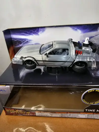 Réplica DeLorean Back to the Future con Luces - miniatura 2