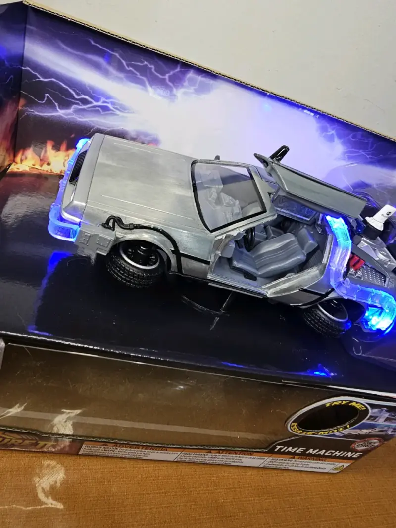 Réplica DeLorean Back to the Future con Luces - 5