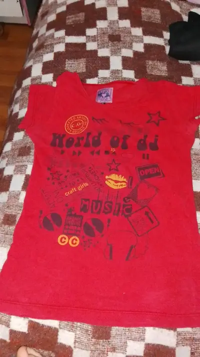 Polera roja estampada Craft Girls talla S - miniatura 1