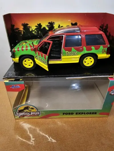Modelo a escala Ford Explorer Jurassic Park - miniatura 1