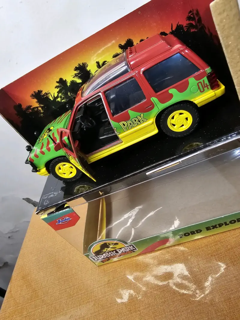 Modelo a escala Ford Explorer Jurassic Park - 2