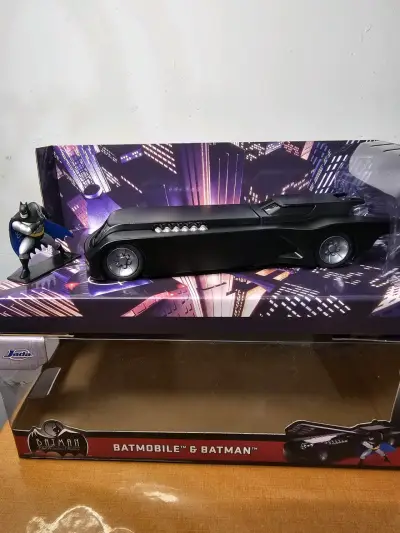 Batimóvil y figura de Batman Jada Toys - miniatura 1
