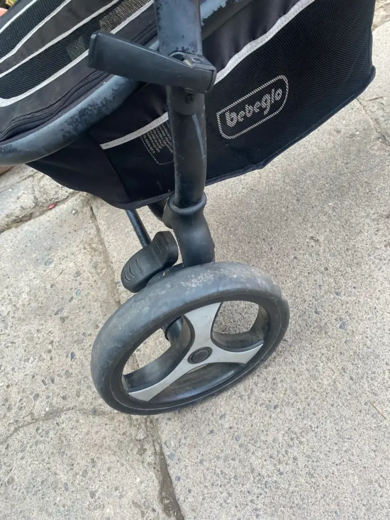 Coche de bebé negro con sistema de viaje - 5