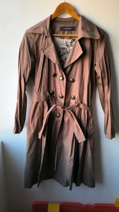 Abrigo trench coat marrón para mujer - miniatura 1