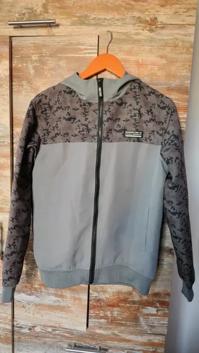 Chaqueta con capucha FSP gris y camuflaje - miniatura 5