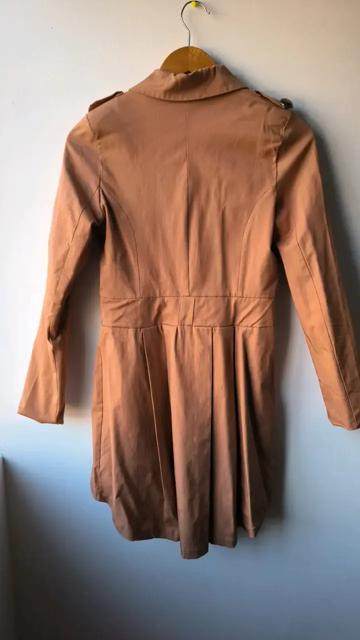 Abrigo trench coat beige para mujer - 2