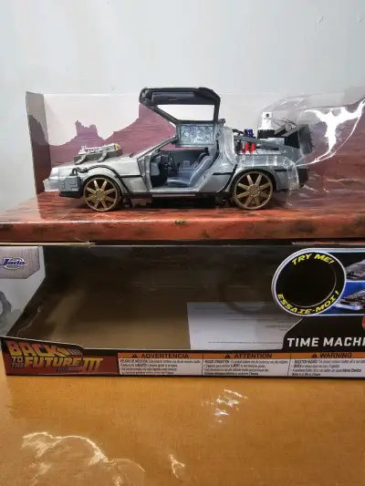 Réplica DeLorean Back to the Future con luces - miniatura 1