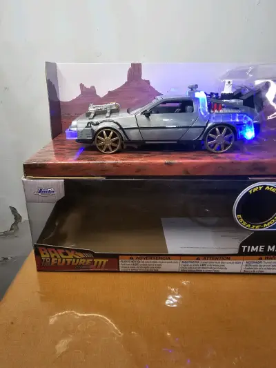Réplica DeLorean Back to the Future con luces - miniatura 2