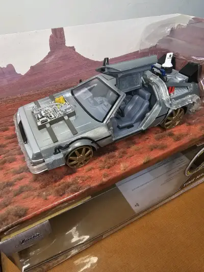 Réplica DeLorean Back to the Future con luces - miniatura 6