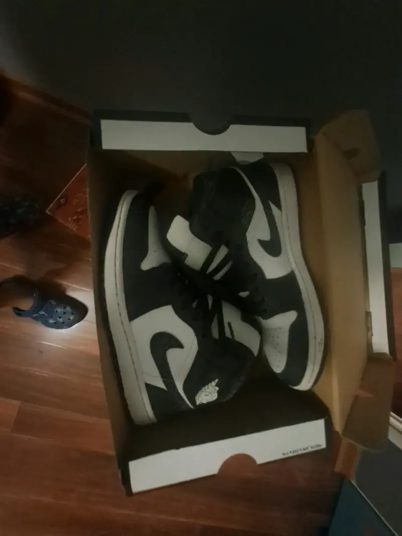 Zapatillas deportivas blancas y negras para hombre - 1