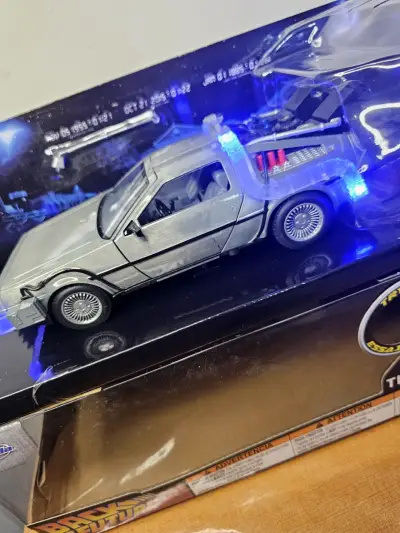 Réplica DeLorean Back to the Future con luces - miniatura 2