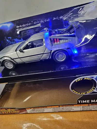 Réplica DeLorean Back to the Future con luces - miniatura 4