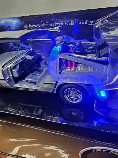 Réplica DeLorean Back to the Future con luces - miniatura 5