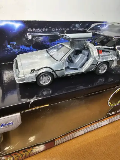 Réplica DeLorean Back to the Future con luces - miniatura 6