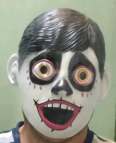 Máscara de Halloween de la película coco - miniatura 5