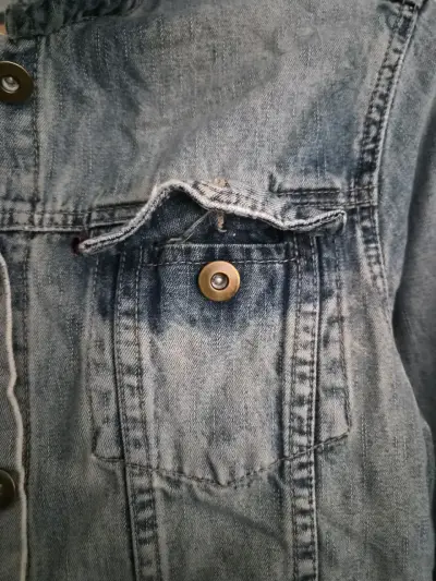 Chaqueta de mezclilla azul claro para mujer - miniatura 4