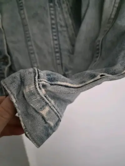 Chaqueta de mezclilla azul claro para mujer - miniatura 5