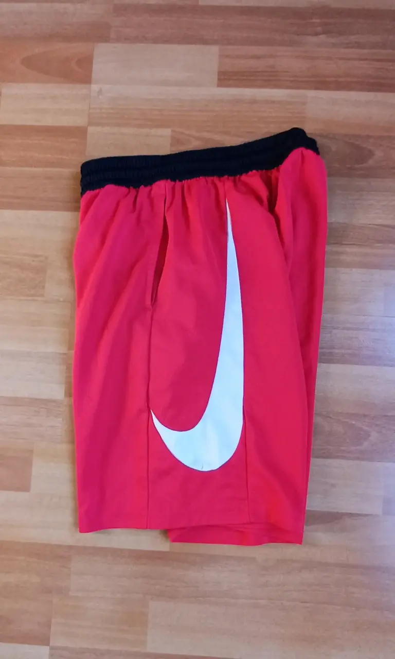Shorts deportivos Nike rojos Dri-Fit - 2