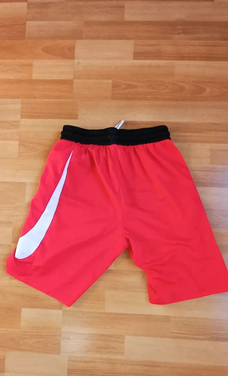 Shorts deportivos Nike rojos Dri-Fit - 5