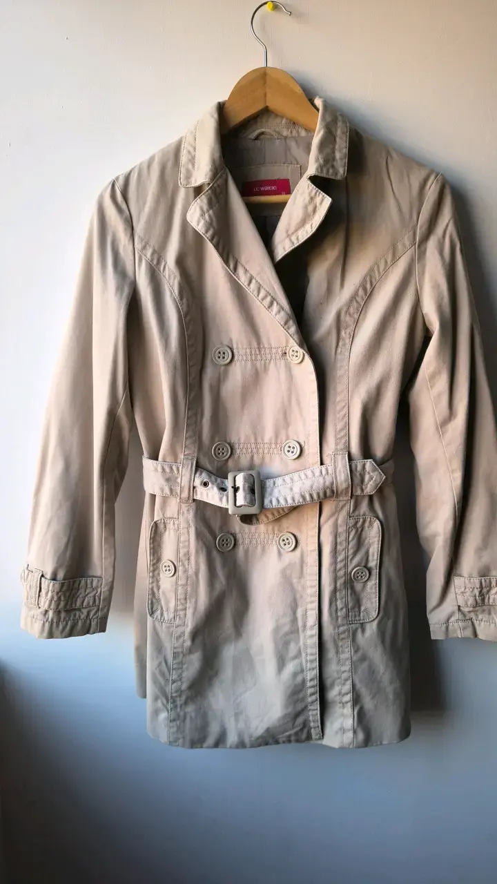 Abrigo beige mujer con cinturón LC Waikiki - 1