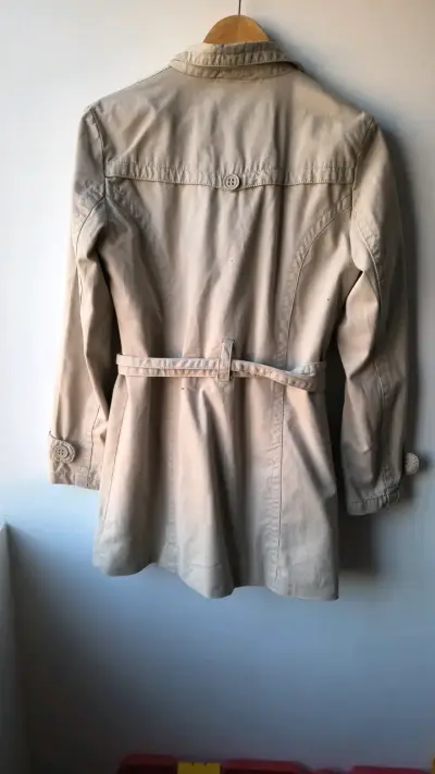 Abrigo beige mujer con cinturón LC Waikiki - miniatura 2