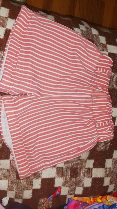 Shorts rayados rosados para niña - miniatura 1