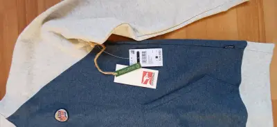 Polerón con capucha azul y gris para hombre - miniatura 3