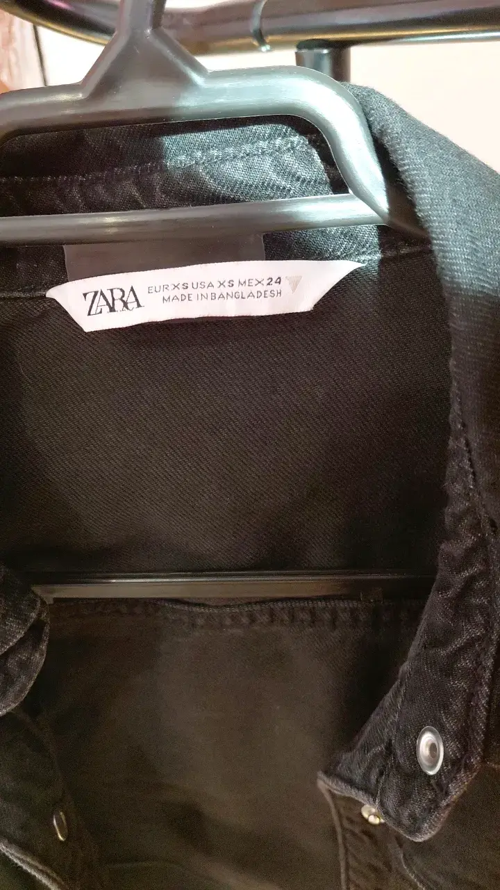 Chaqueta corta negra de mezclilla Zara - 2