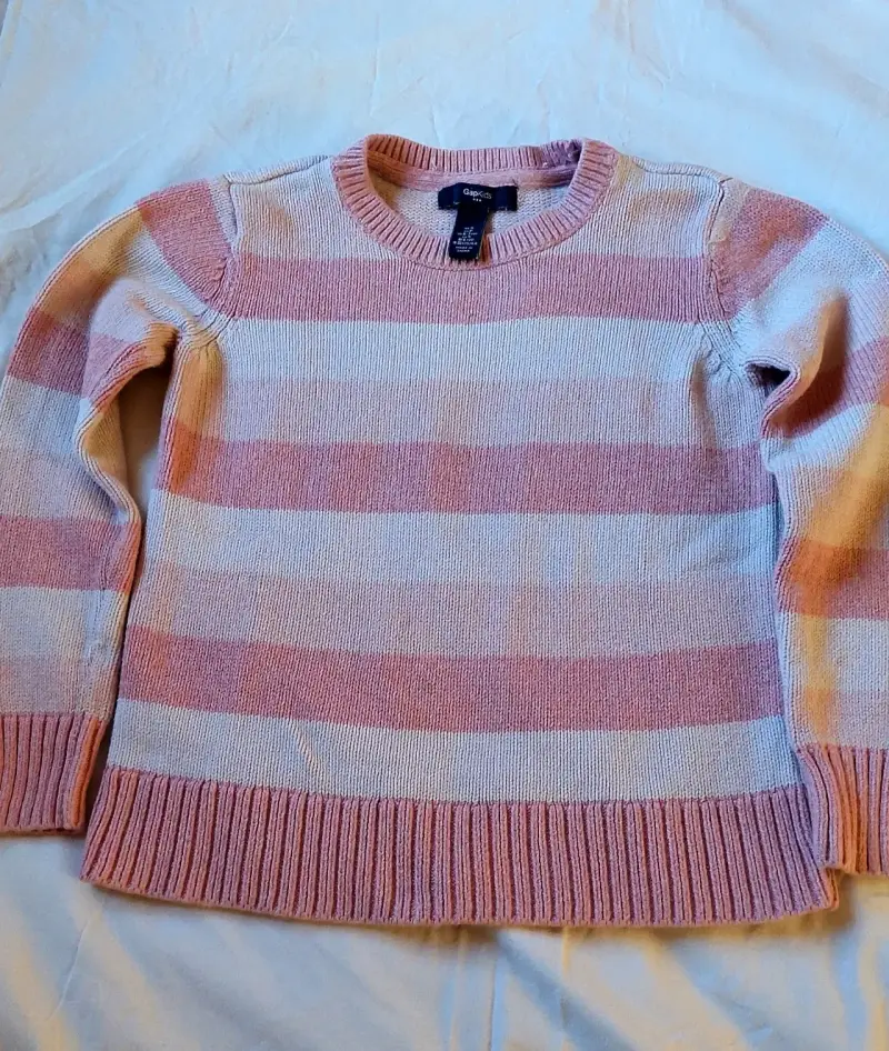 Suéter de rayas rosado para niña Gap