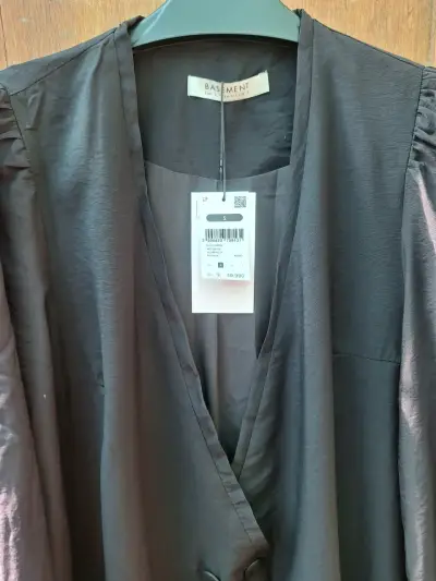 Blusa tipo blazer  Basement Nueva talla S - miniatura 2